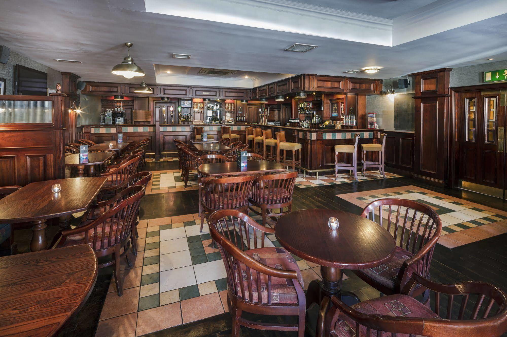 Bay Hotel Downings